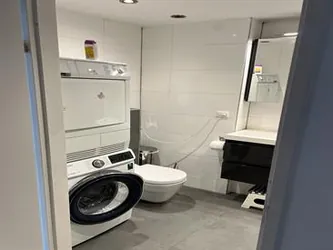 Foto van de Kamer gelegen aan de Van Poeljeweg in Rotterdam