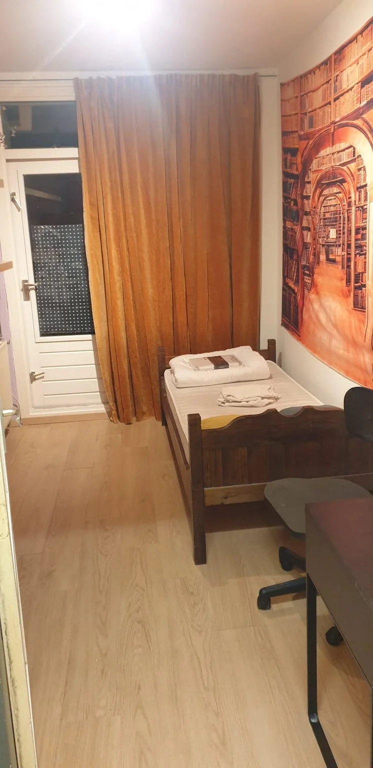 Foto van de Kamer gelegen aan de Robert Fruinlaan in Amsterdam