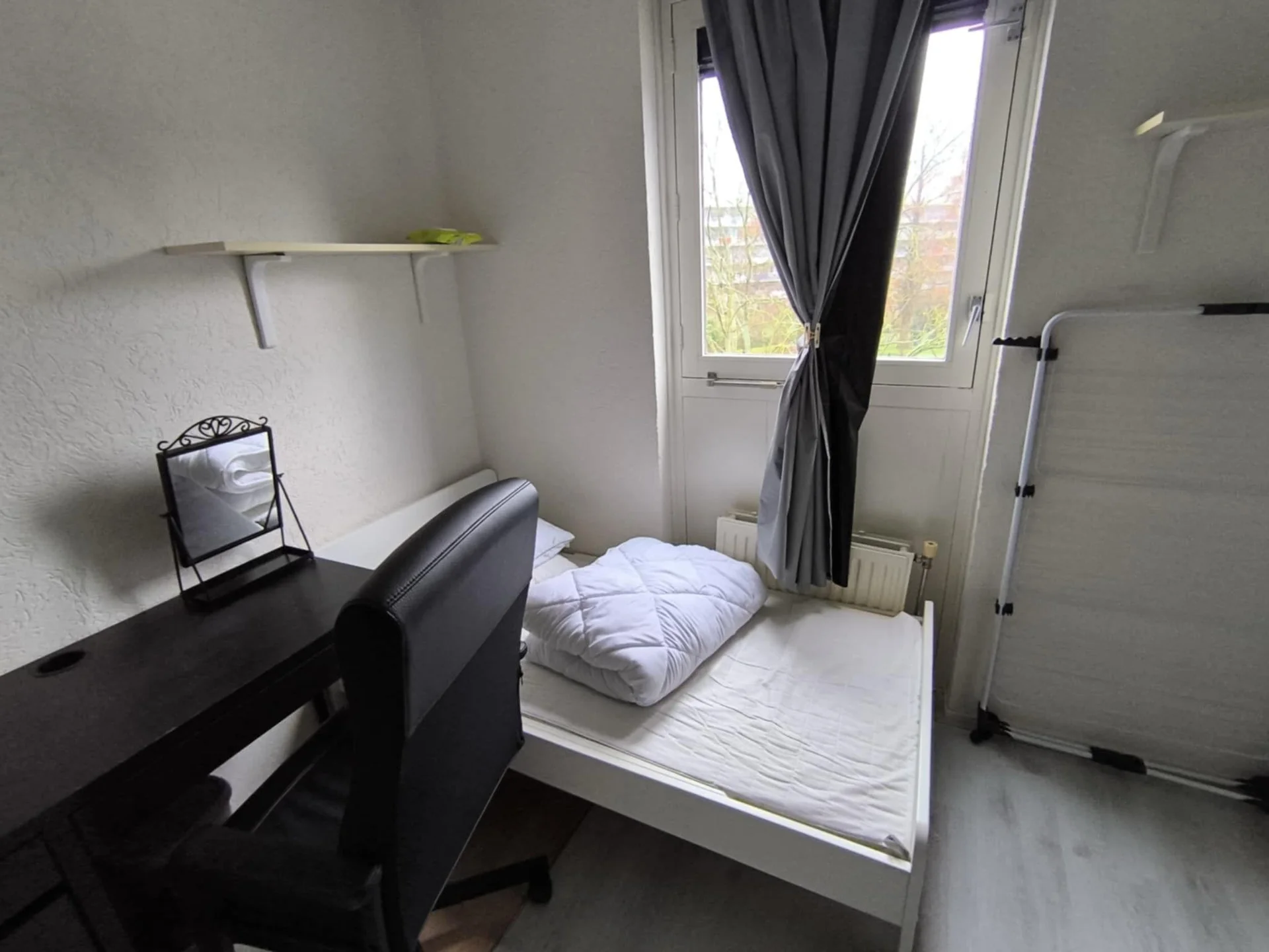 Foto van de Kamer gelegen aan de Valkenpad in Leiden