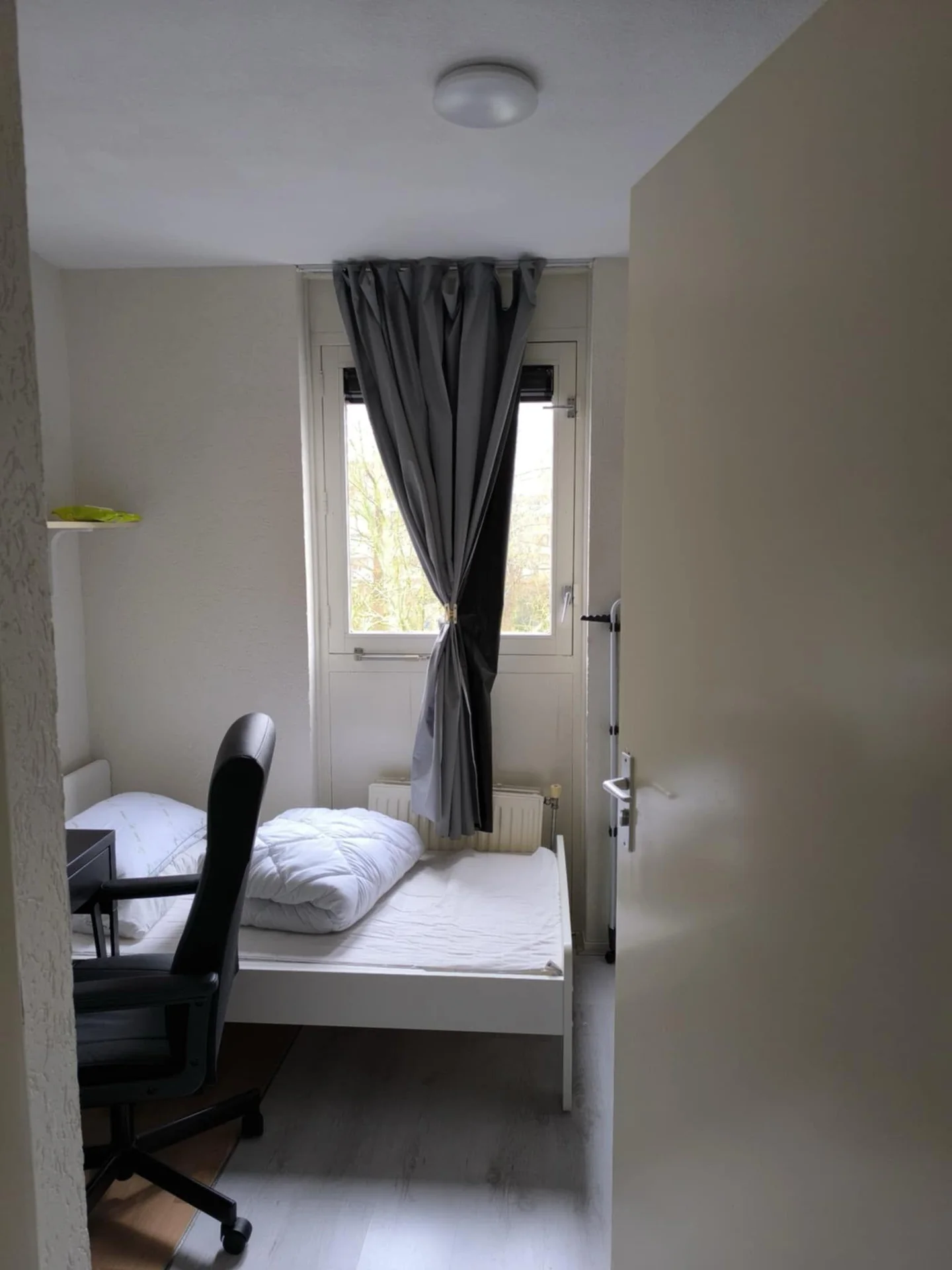 Foto van de Kamer gelegen aan de Valkenpad in Leiden