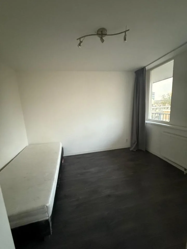 Foto van de Kamer gelegen aan de Arent Janszoon Ernststraat in Amsterdam