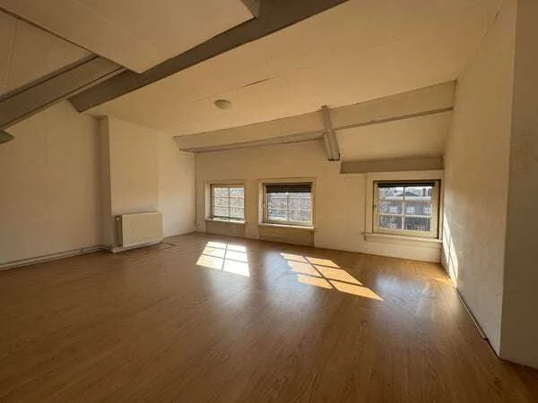 Foto van de Appartement gelegen aan de Mathenesserweg in Rotterdam