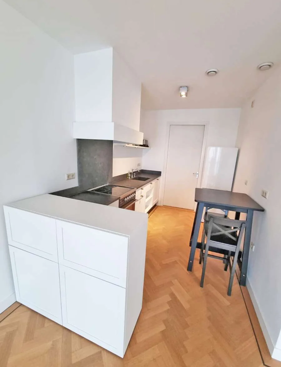 Foto van de Appartement gelegen aan de Blaak in Rotterdam