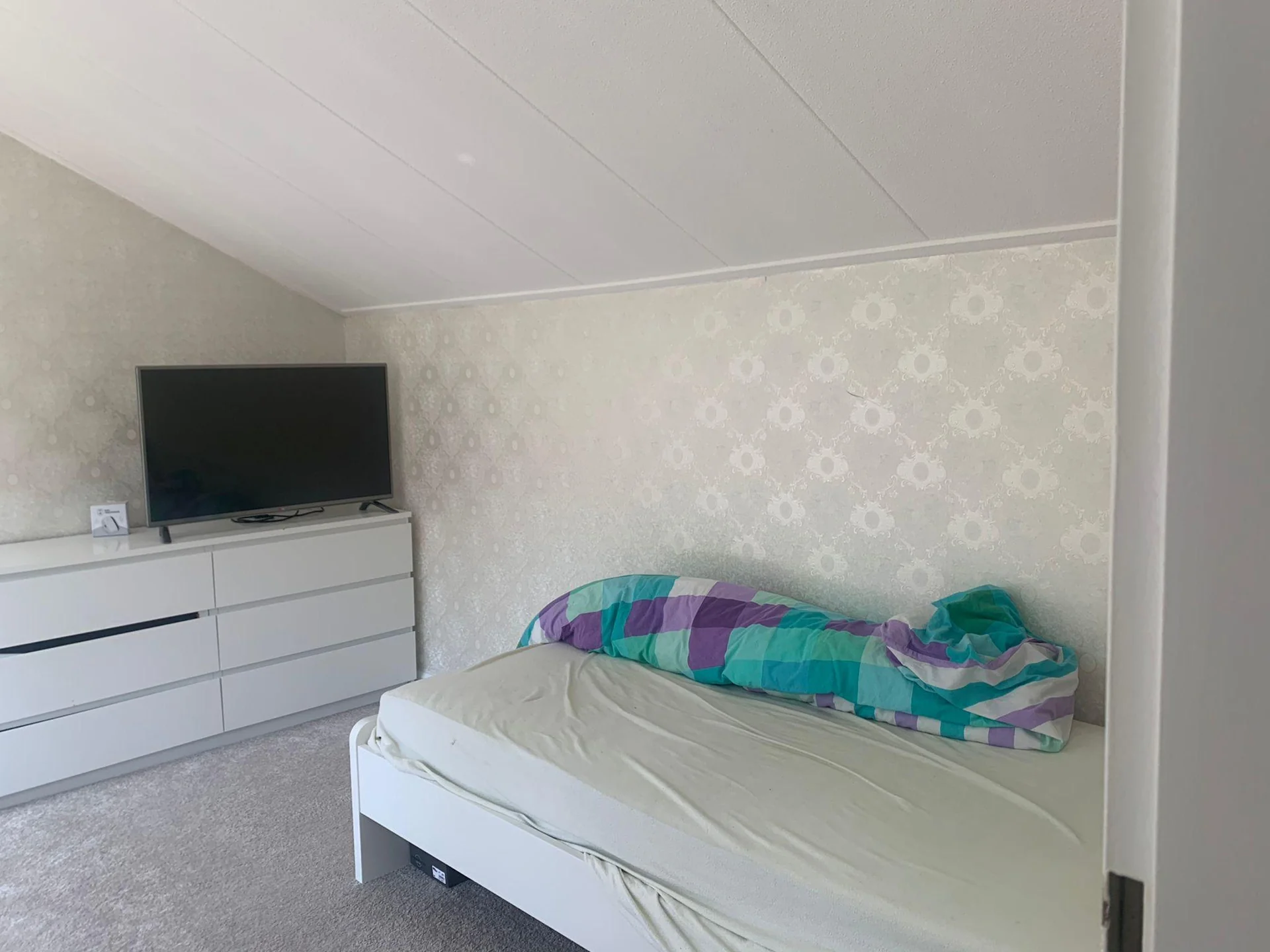 Foto van de Kamer gelegen aan de Saturnuslaan in Groningen