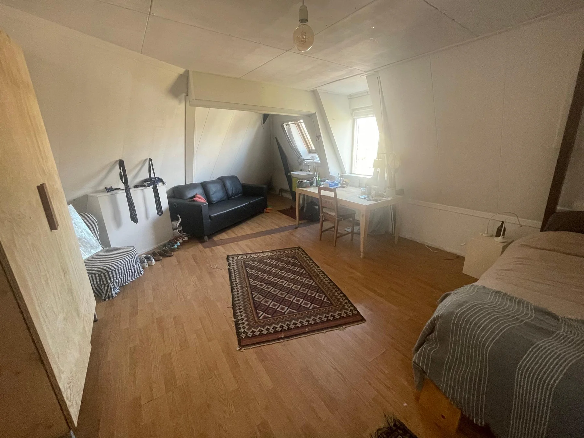 Foto van de Kamer gelegen aan de Eeldersingel in Groningen