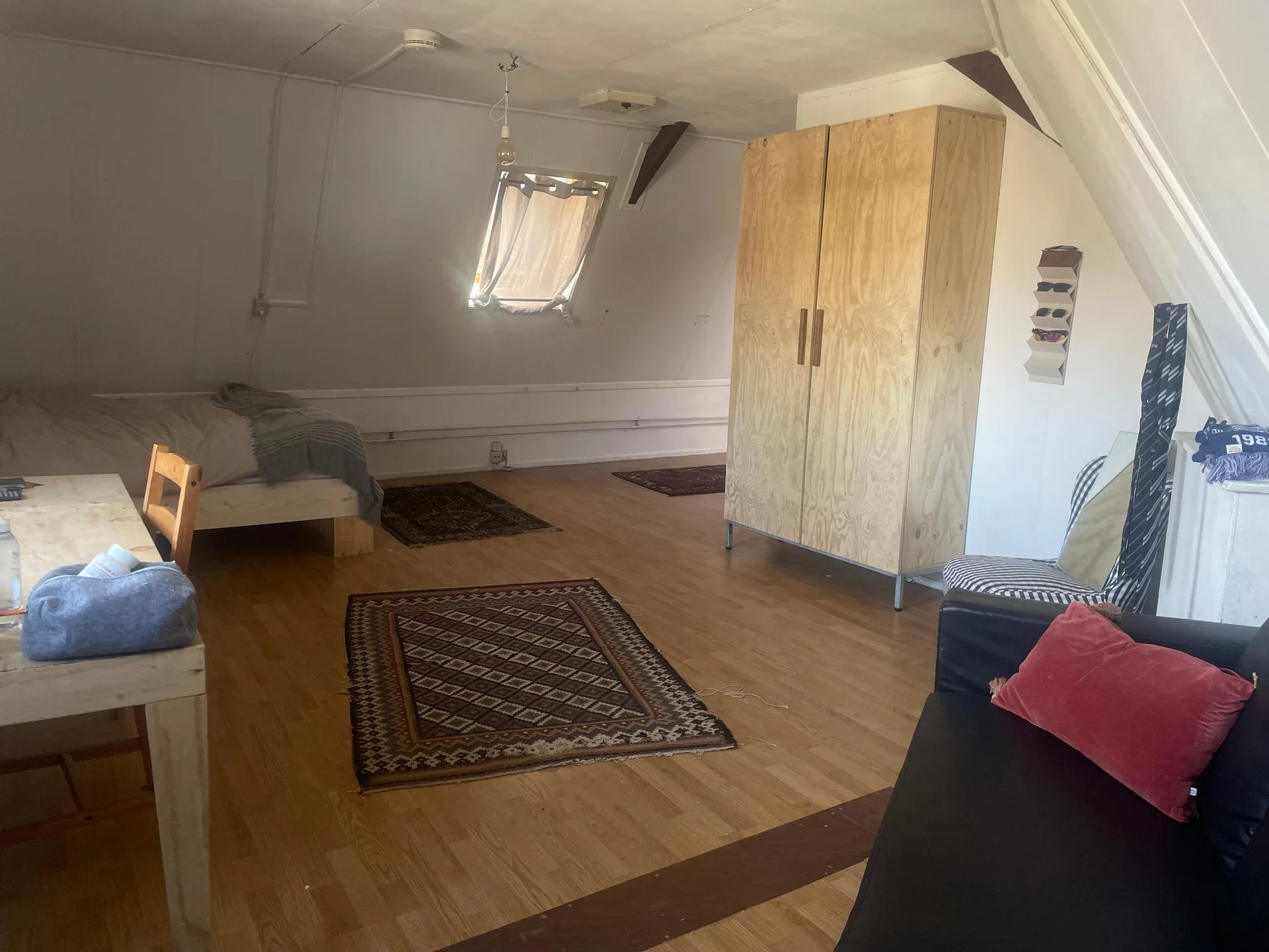 Foto van de Kamer gelegen aan de Eeldersingel in Groningen