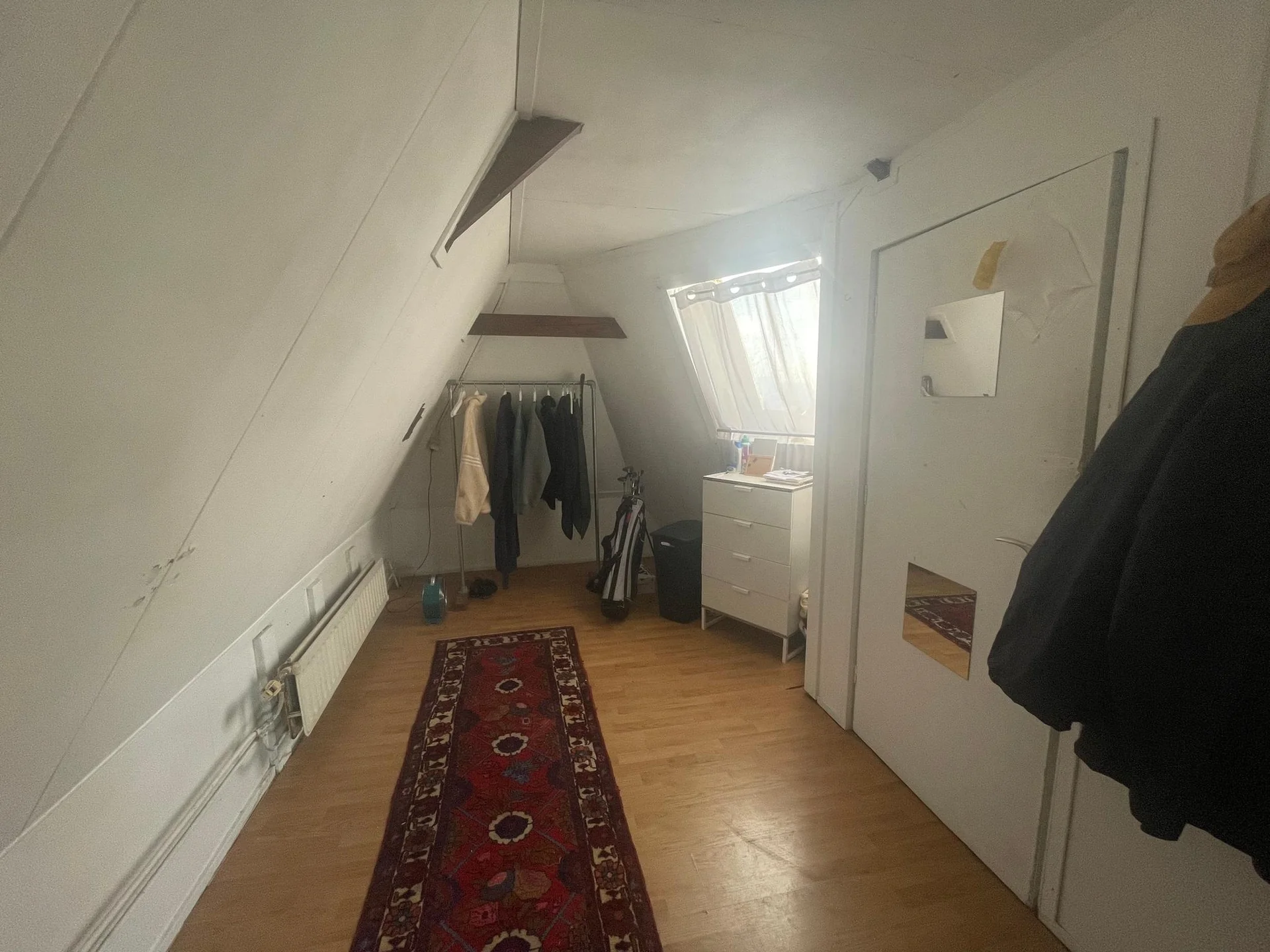 Foto van de Kamer gelegen aan de Eeldersingel in Groningen