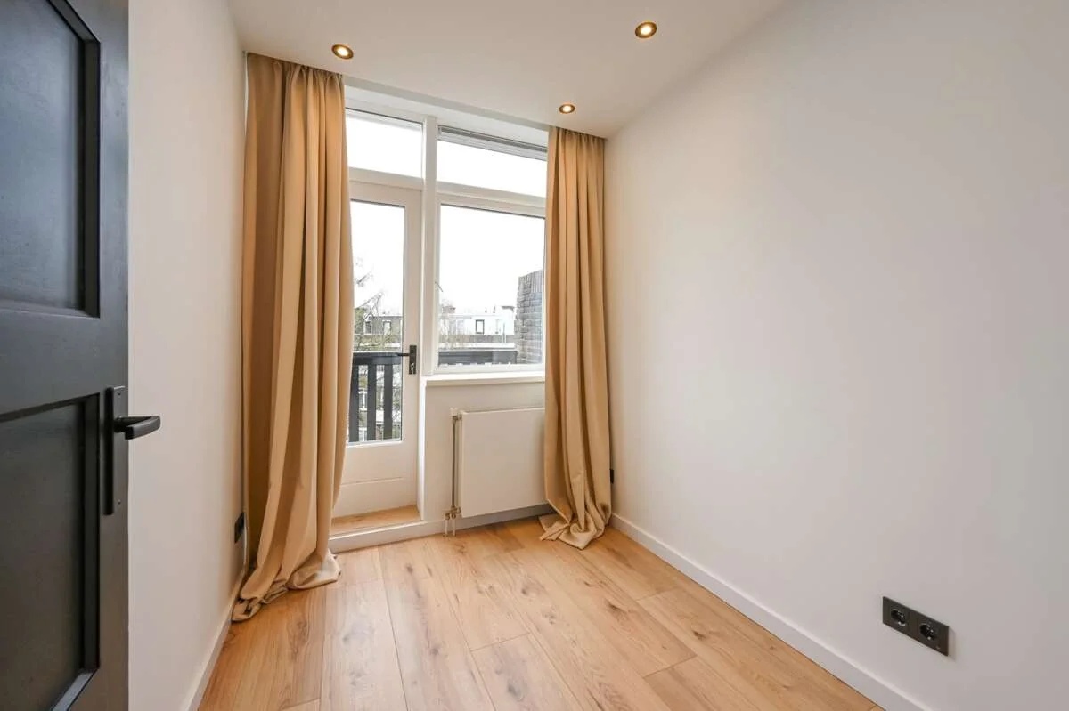 Foto van de Appartement gelegen aan de Mathenesserdijk in Rotterdam