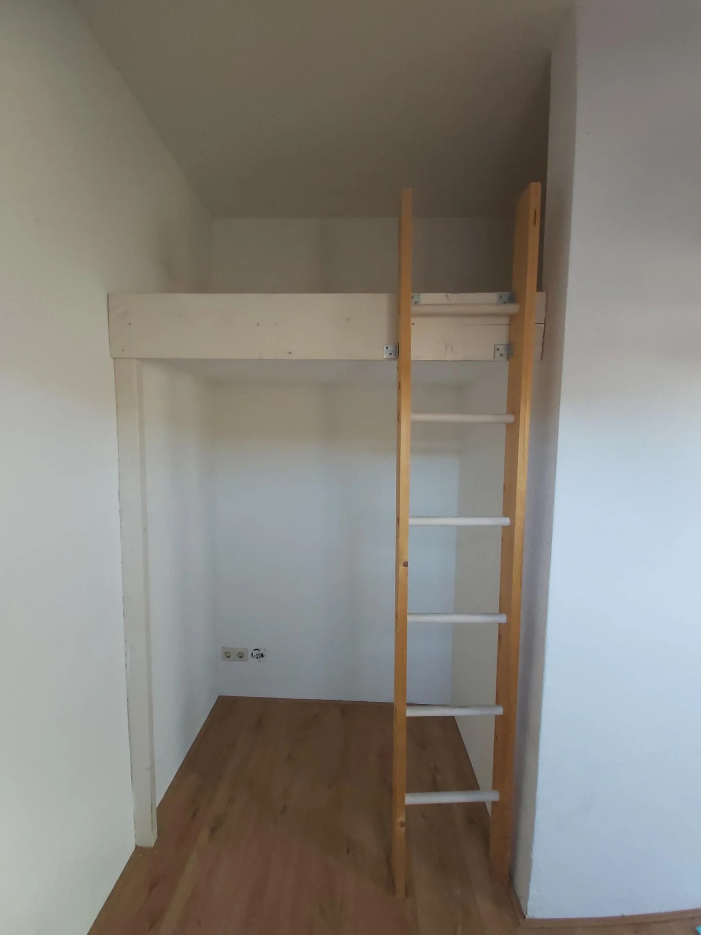 Foto van de Kamer gelegen aan de Madoerastraat in Groningen