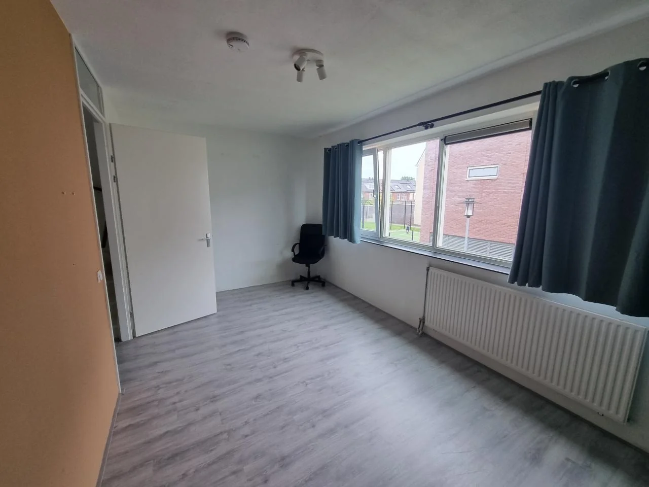 Foto van de Kamer gelegen aan de Elemastraat in Nieuw-Vennep
