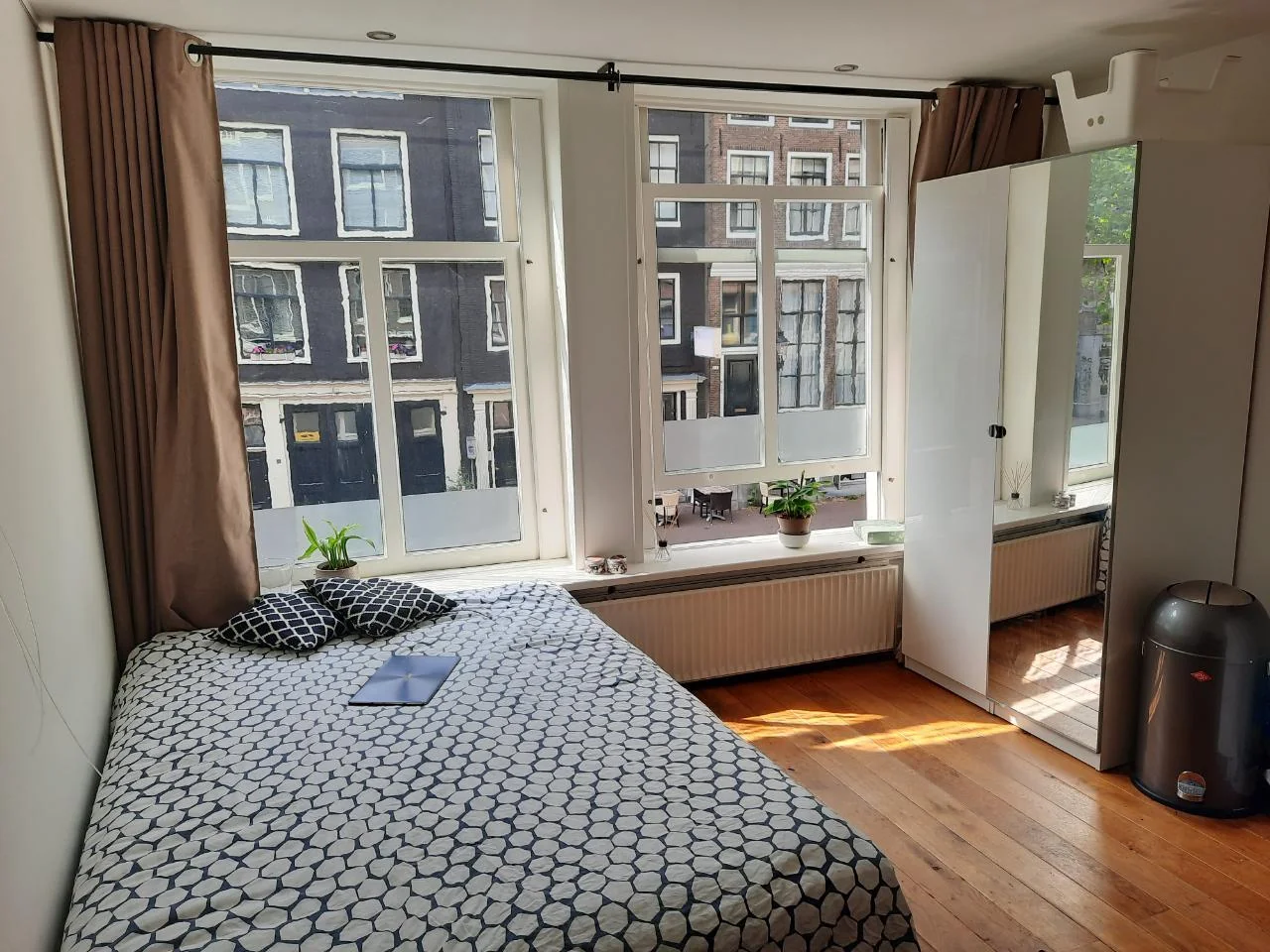Foto van de Kamer gelegen aan de Spuistraat in Amsterdam