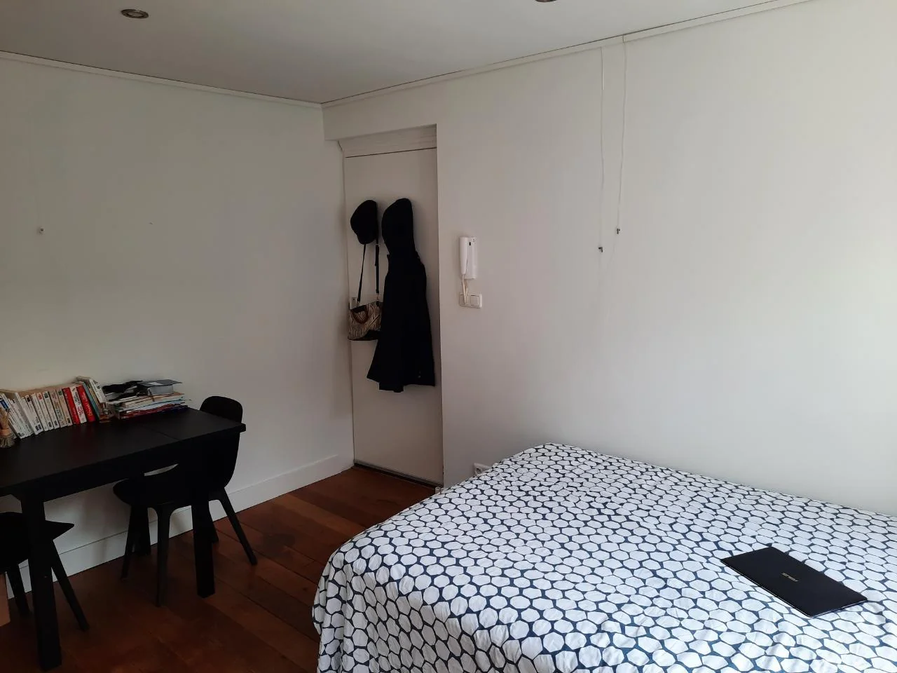Foto van de Kamer gelegen aan de Spuistraat in Amsterdam