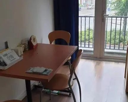 Foto van de Kamer gelegen aan de Admiraal de Ruyterweg in Rotterdam