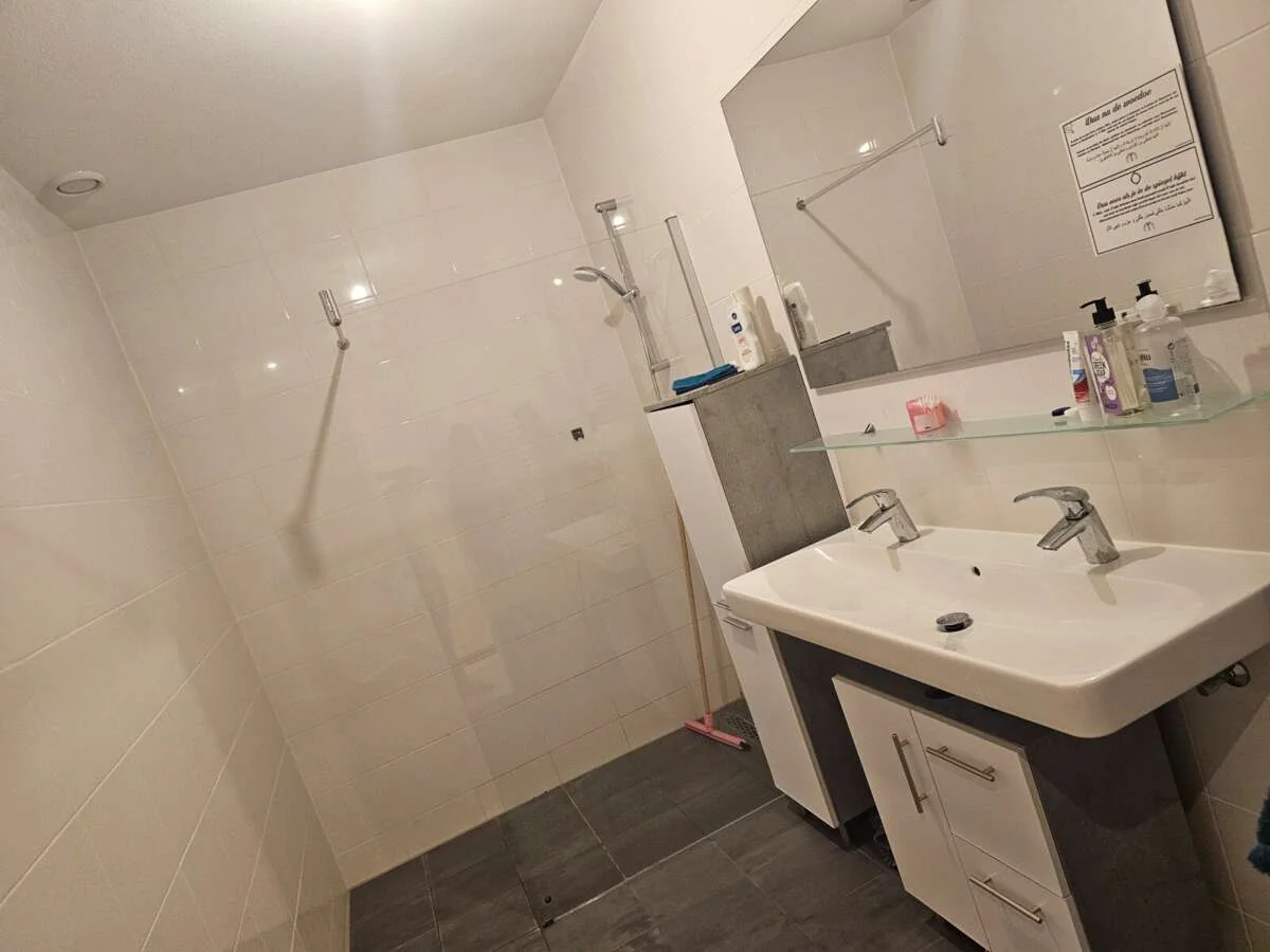 Foto van de Kamer gelegen aan de Brede Hilledijk in Rotterdam