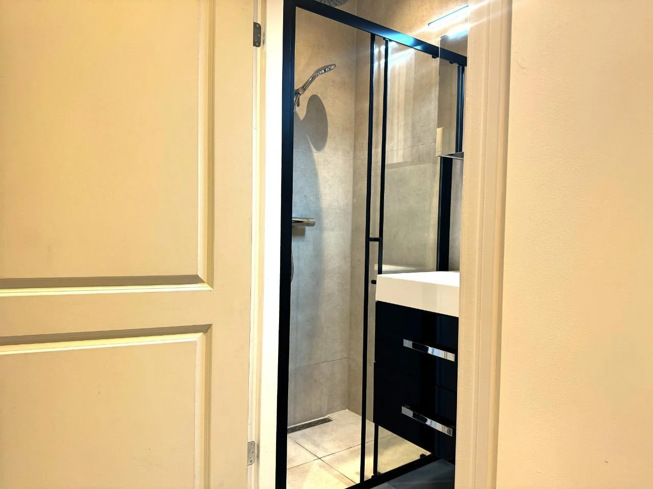 Foto van de Appartement gelegen aan de Saxenburgerdwarsstraat in Amsterdam