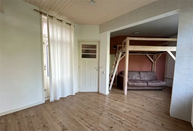 Foto van de Studio gelegen aan de E.T.a. Thuessinklaan in Groningen
