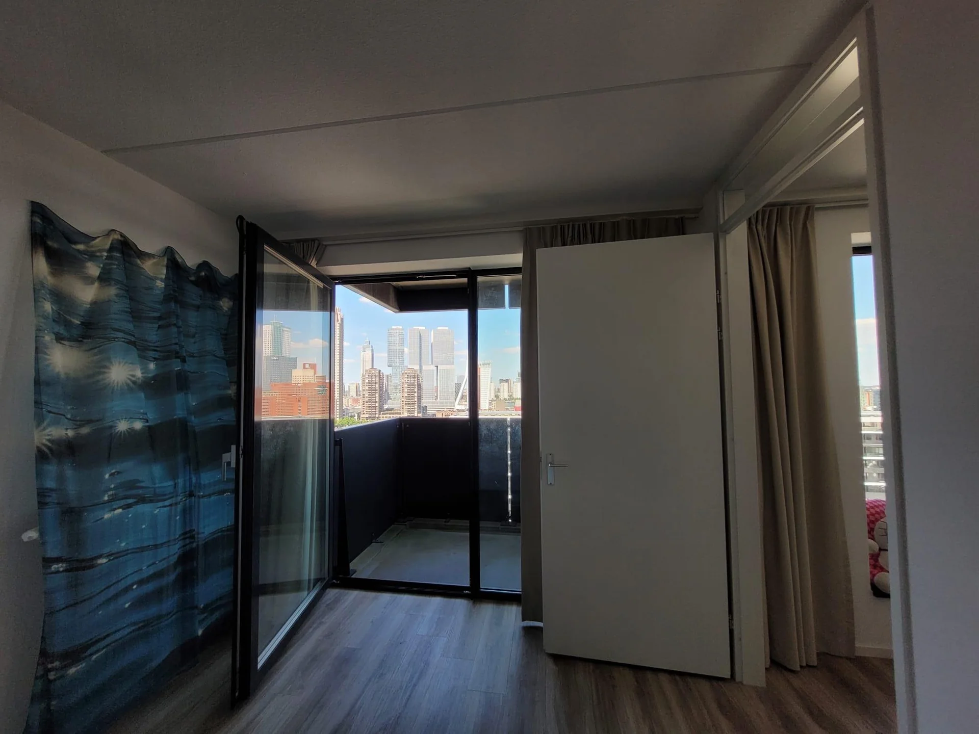 Foto van de Appartement gelegen aan de Brede Hilledijk in Rotterdam