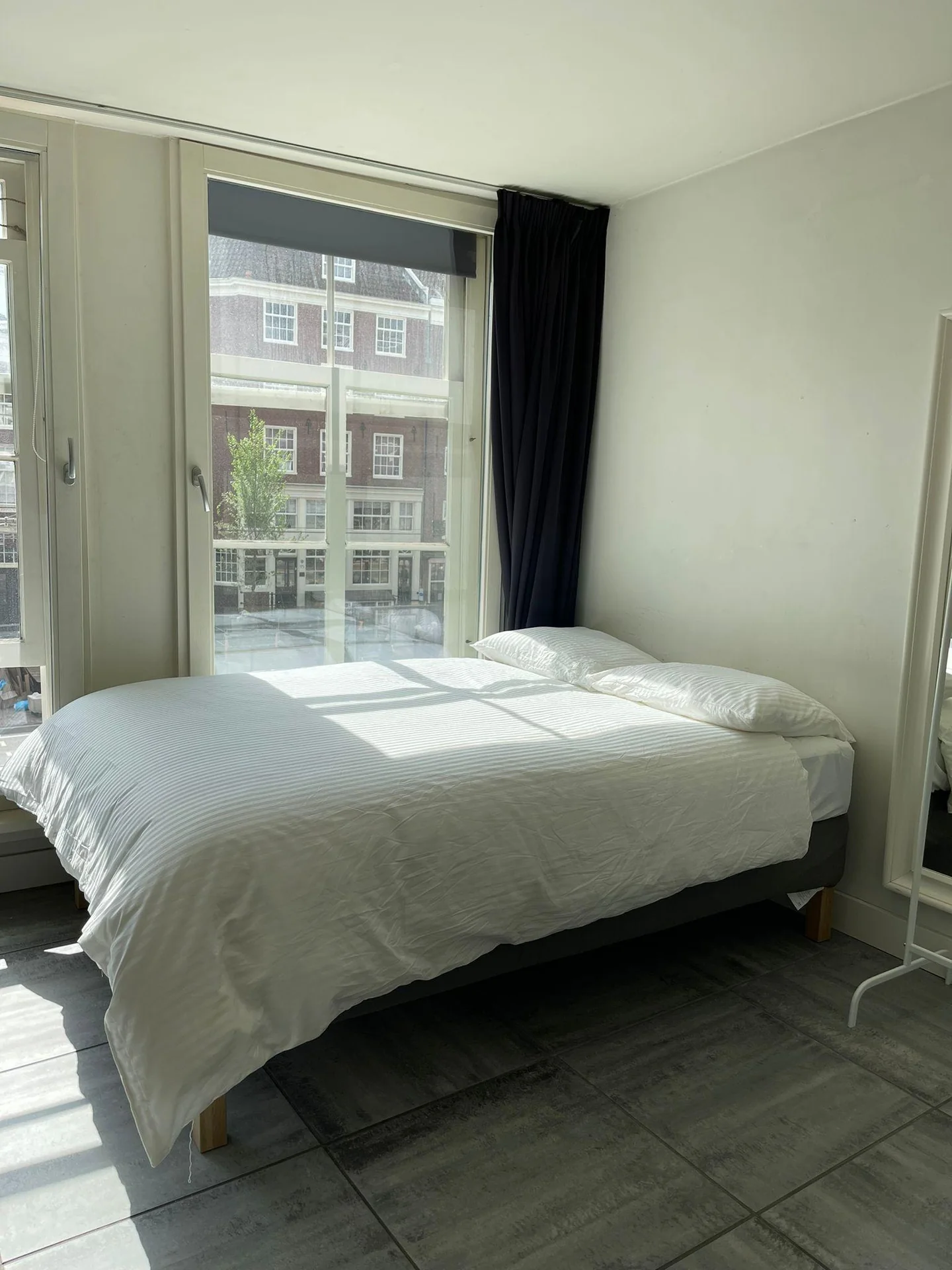 Foto van de Studio gelegen aan de Nieuwezijds Voorburgwal in Amsterdam