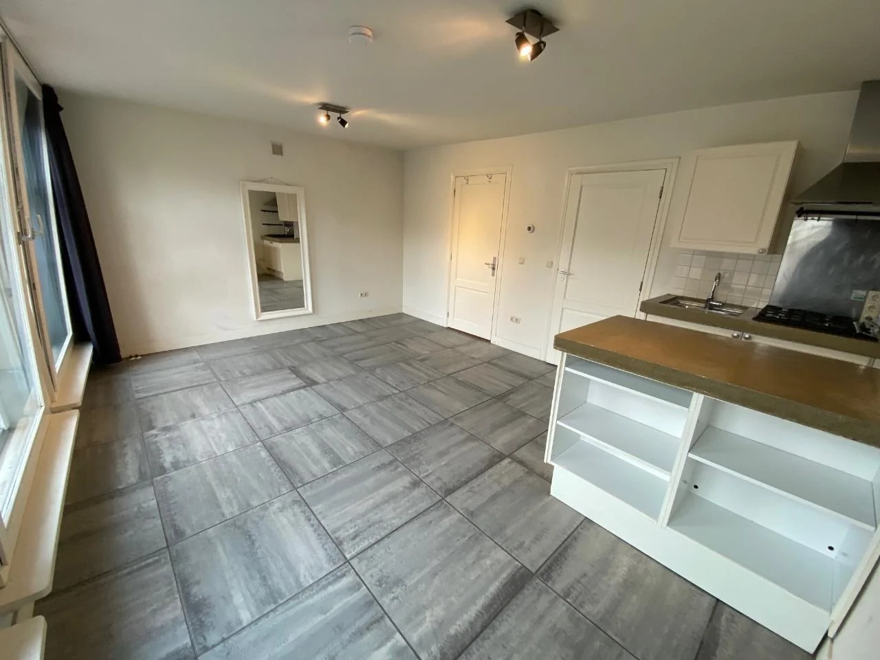 Foto van de Studio gelegen aan de Nieuwezijds Voorburgwal in Amsterdam