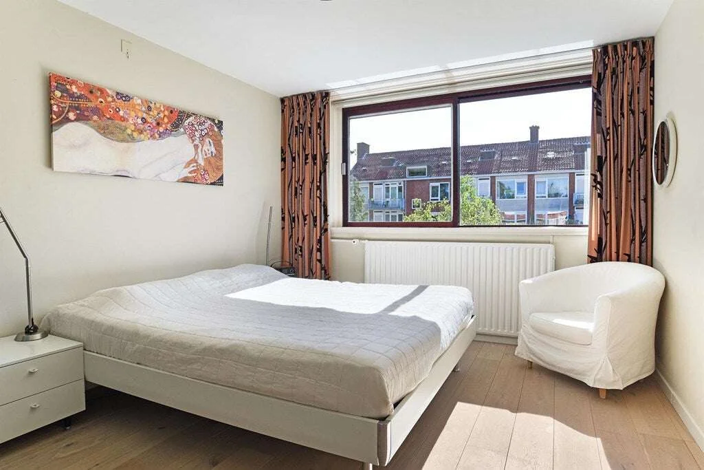 Foto van de Appartement gelegen aan de Jhr.Mr.Dr. H.A. van Karnebeeklaan in Amstelveen