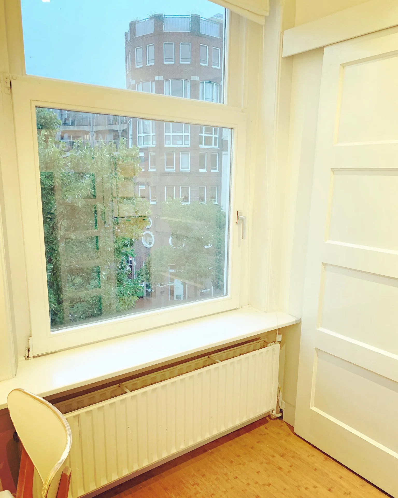 Foto van de Kamer gelegen aan de Van Hallstraat in Amsterdam