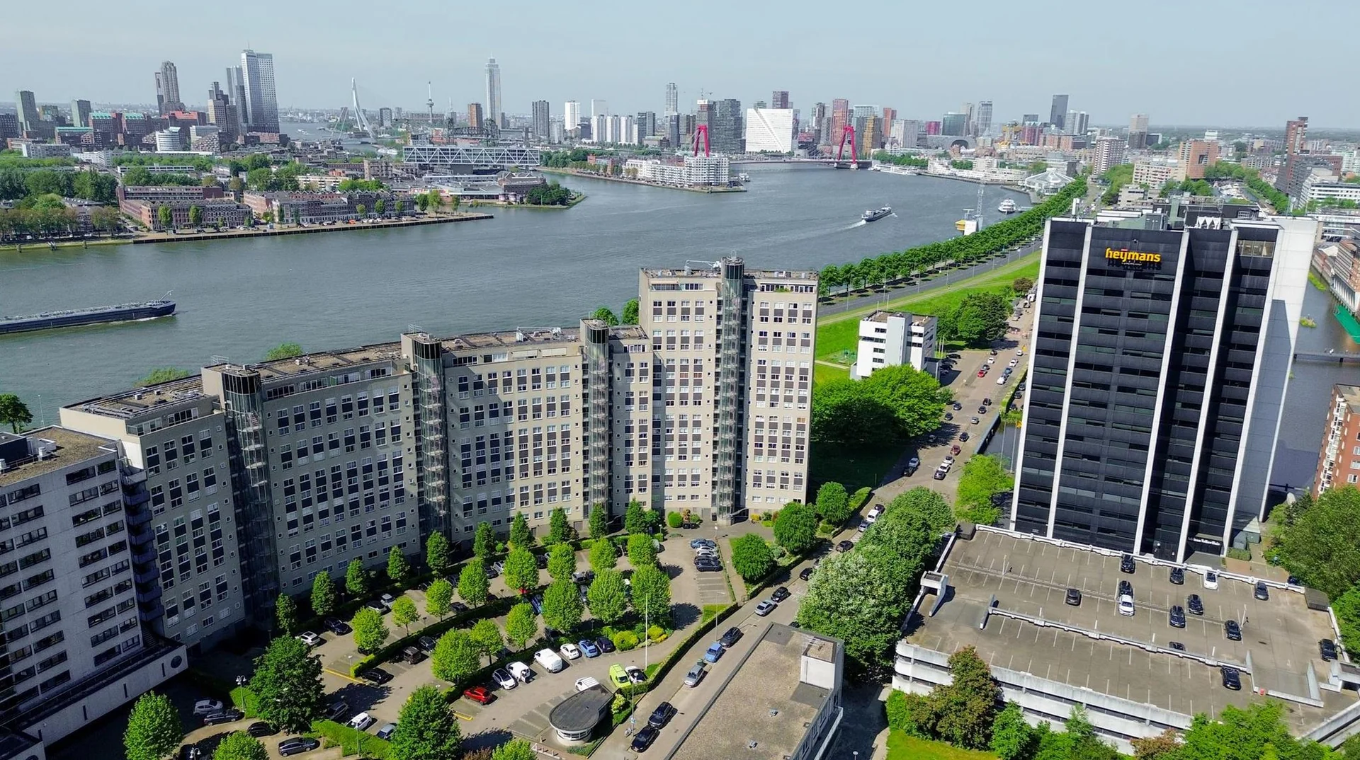 Foto van de Appartement gelegen aan de Oostmaaslaan in Rotterdam