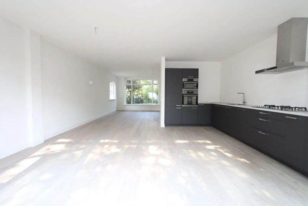 Foto van de Appartement gelegen aan de Jhr.Mr.Dr. H.A. van Karnebeeklaan in Amstelveen