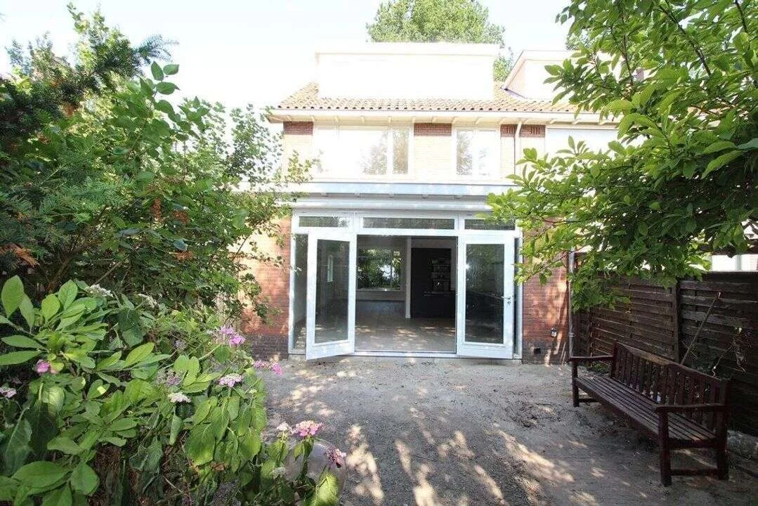 Foto van de Appartement gelegen aan de Jhr.Mr.Dr. H.A. van Karnebeeklaan in Amstelveen