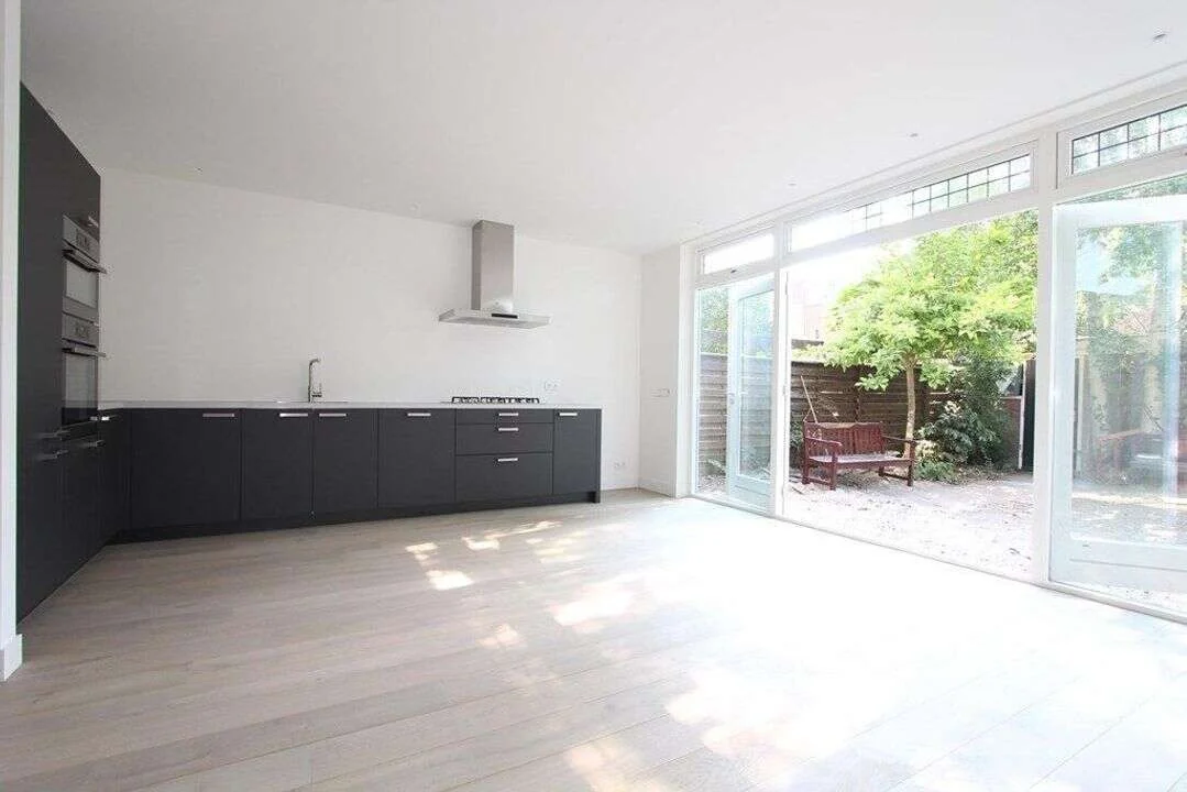 Foto van de Appartement gelegen aan de Jhr.Mr.Dr. H.A. van Karnebeeklaan in Amstelveen