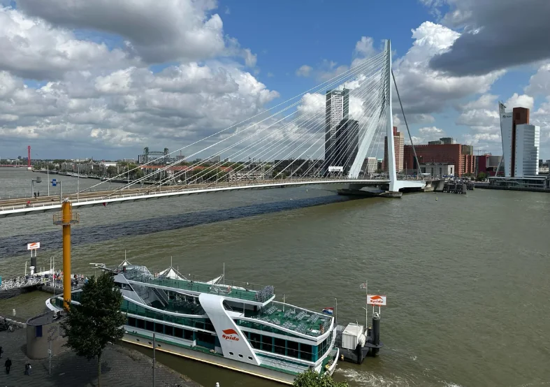 Foto van de Kamer gelegen aan de Willemskade in Rotterdam