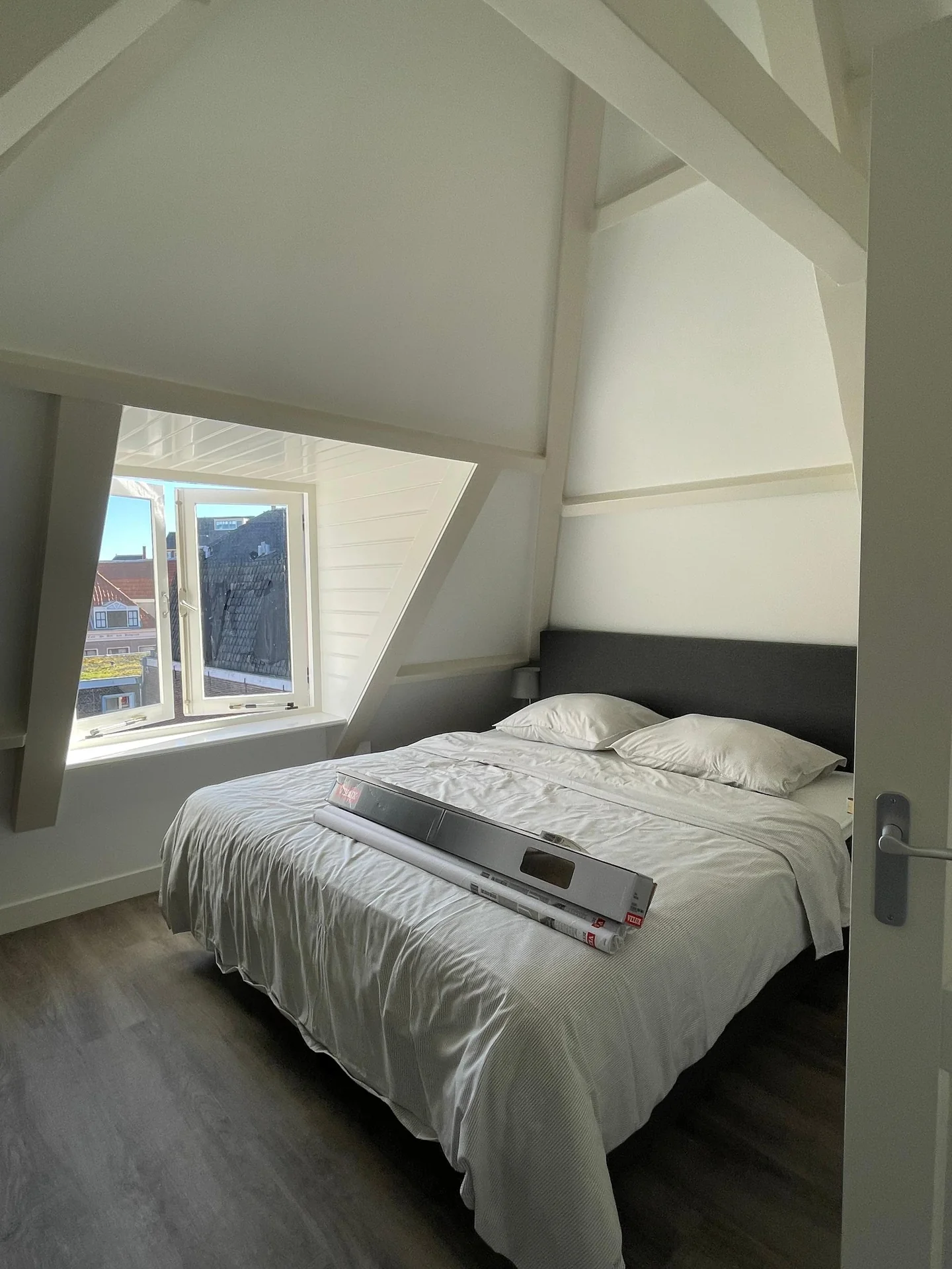 Foto van de Kamer gelegen aan de Nieuwe Rijn in Leiden