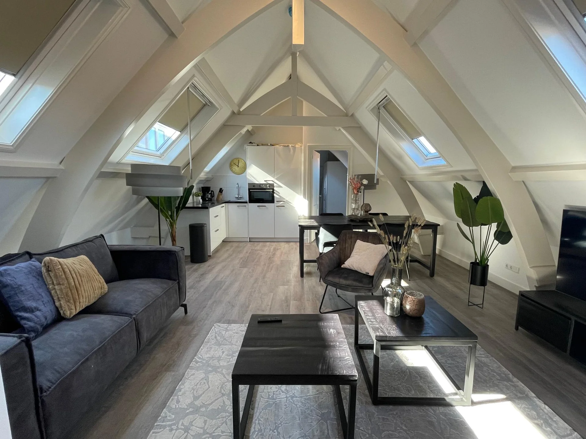 Foto van de Kamer gelegen aan de Nieuwe Rijn in Leiden