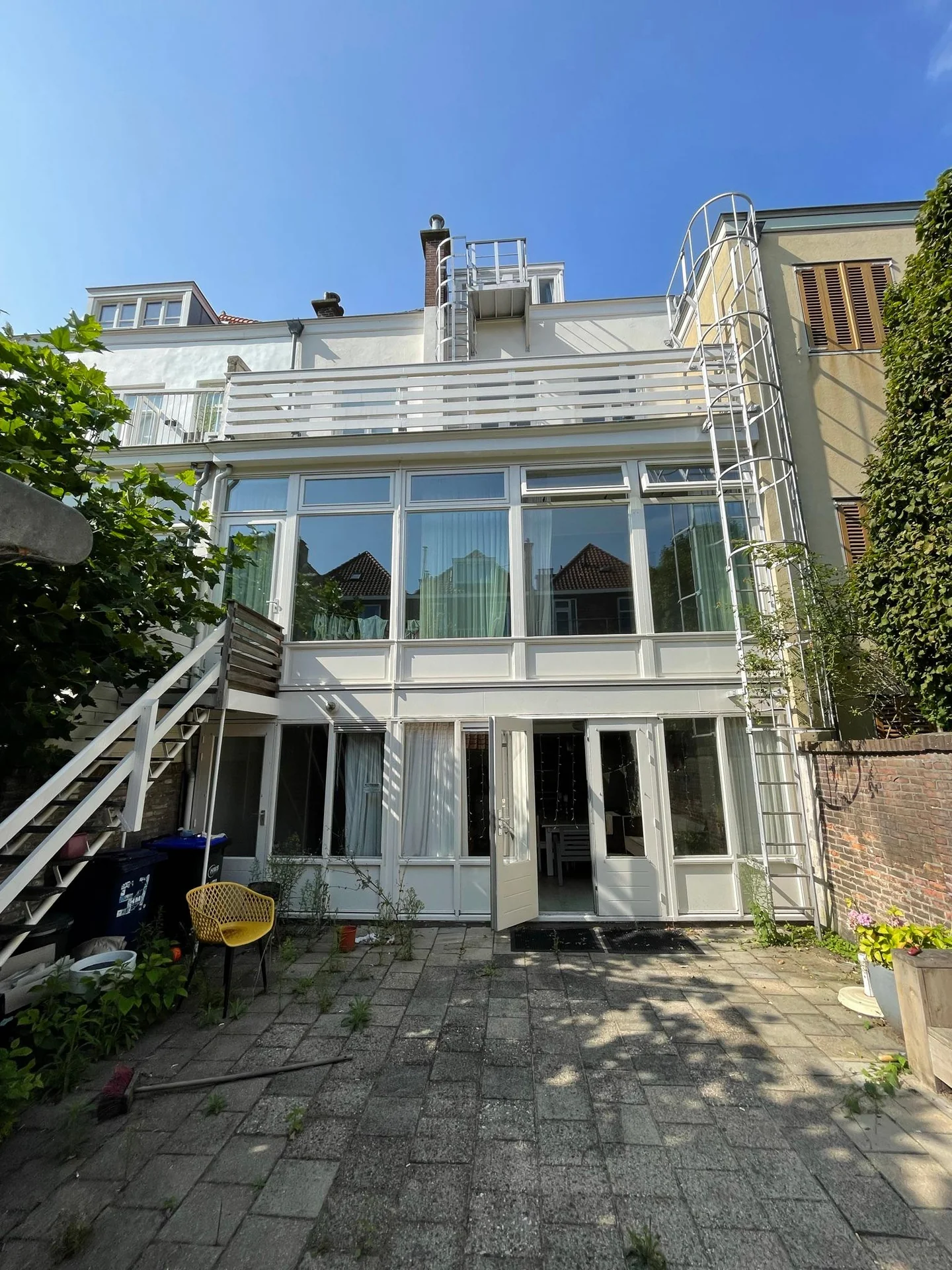 Foto van de Kamer gelegen aan de Riouwstraat in Den Haag