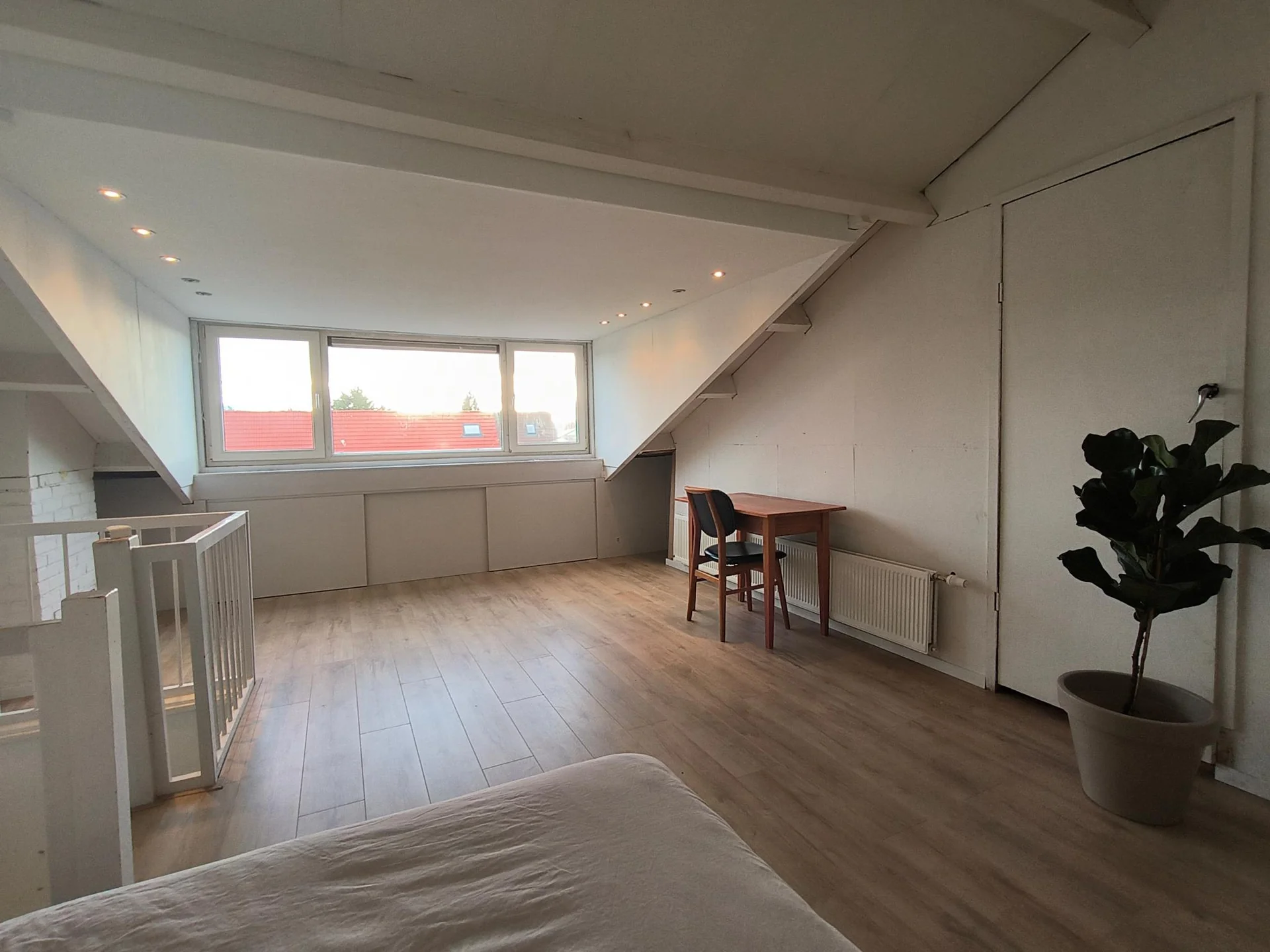 Foto van de Kamer gelegen aan de Prof. R. Casimirstraat in Amsterdam