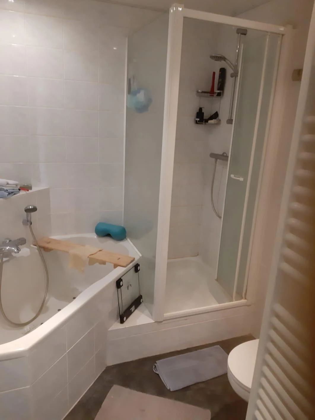 Foto van de Kamer gelegen aan de J.G. Suurhoffstraat in Amsterdam