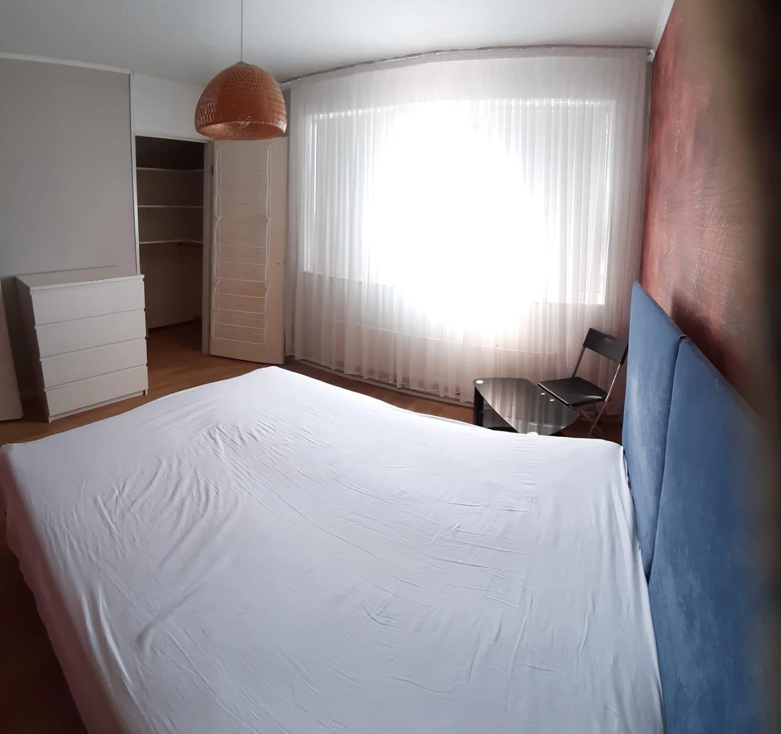 Foto van de Kamer gelegen aan de J.G. Suurhoffstraat in Amsterdam