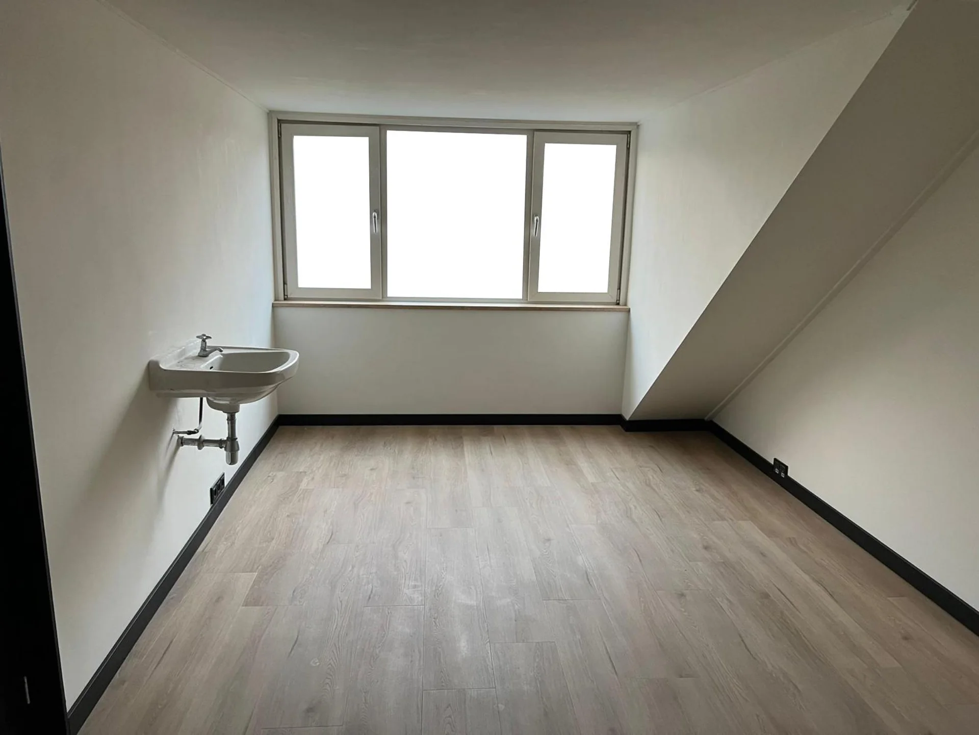 Foto van de Kamer gelegen aan de Van de Coulsterstraat in Tilburg