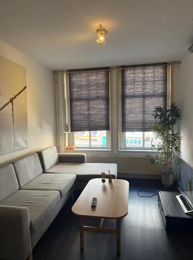 Foto van de Kamer gelegen aan de Lange Leidsedwarsstraat in Amsterdam