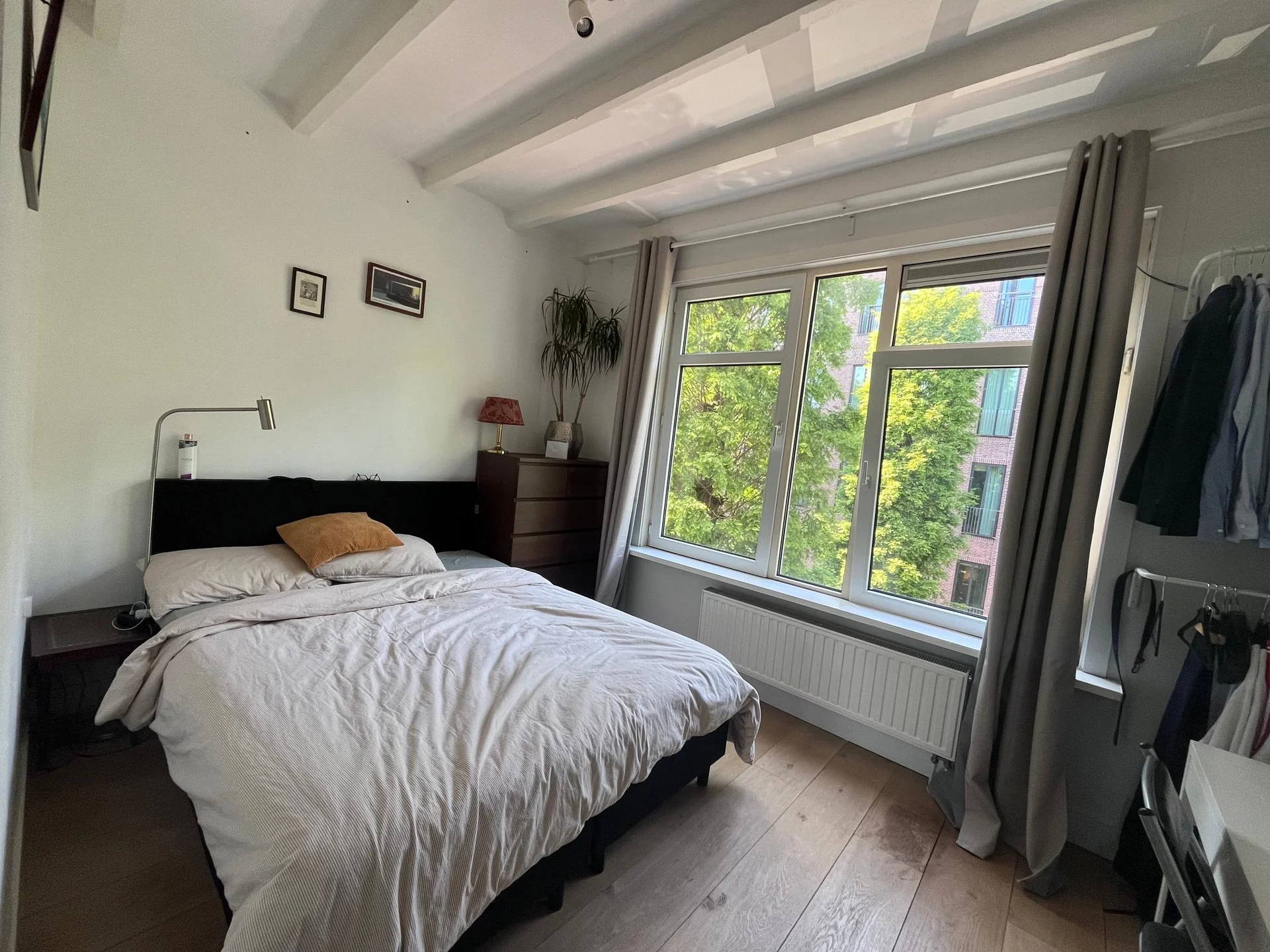 Foto van de Kamer gelegen aan de Karel du Jardinstraat in Amsterdam