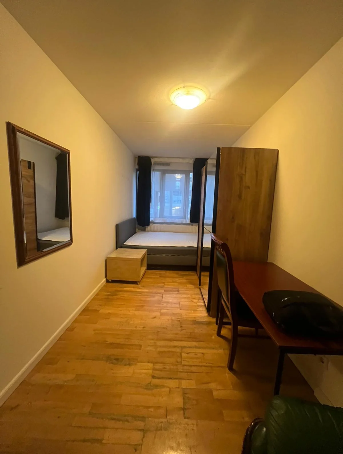 Foto van de Kamer gelegen aan de Martini van Geffenstraat in Amsterdam