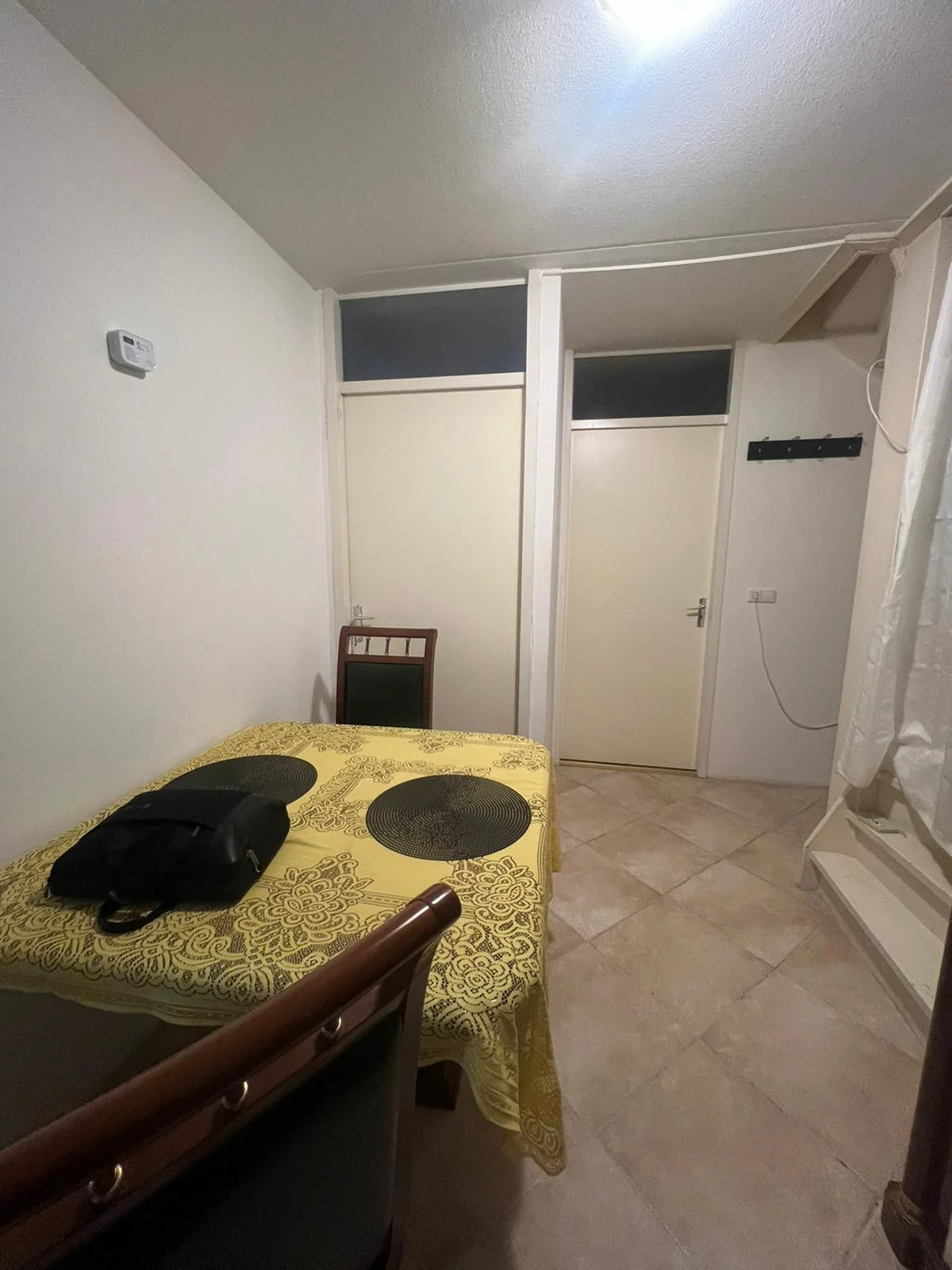 Foto van de Kamer gelegen aan de Martini van Geffenstraat in Amsterdam