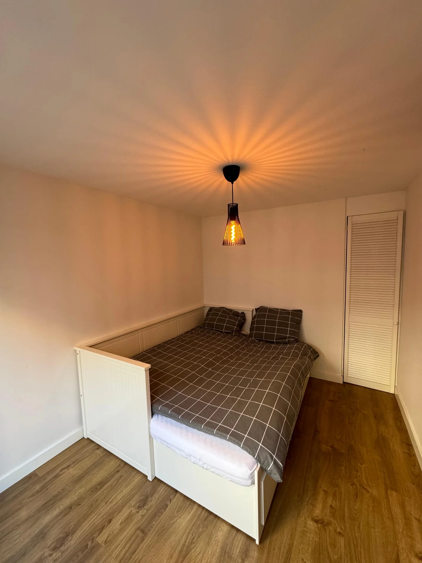 Foto van de Kamer gelegen aan de Waterloostraat in Rotterdam