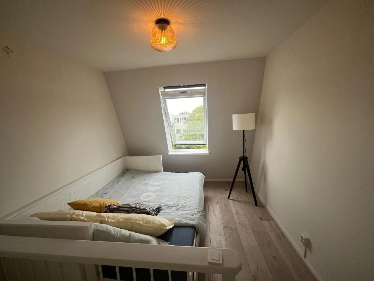 Foto van de Kamer gelegen aan de Bilderdijkkade in Amsterdam
