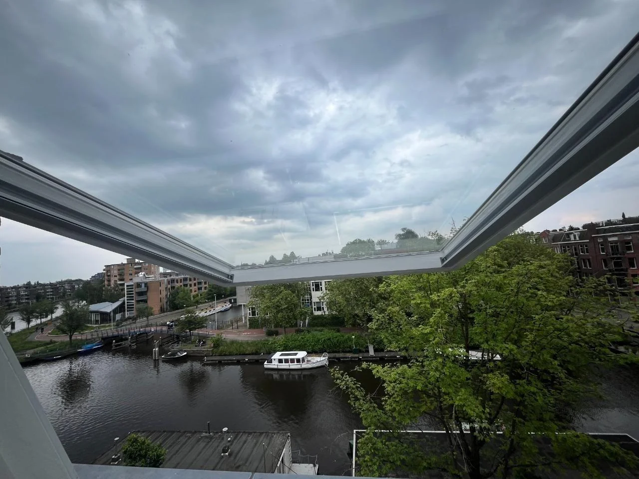 Foto van de Kamer gelegen aan de Bilderdijkkade in Amsterdam