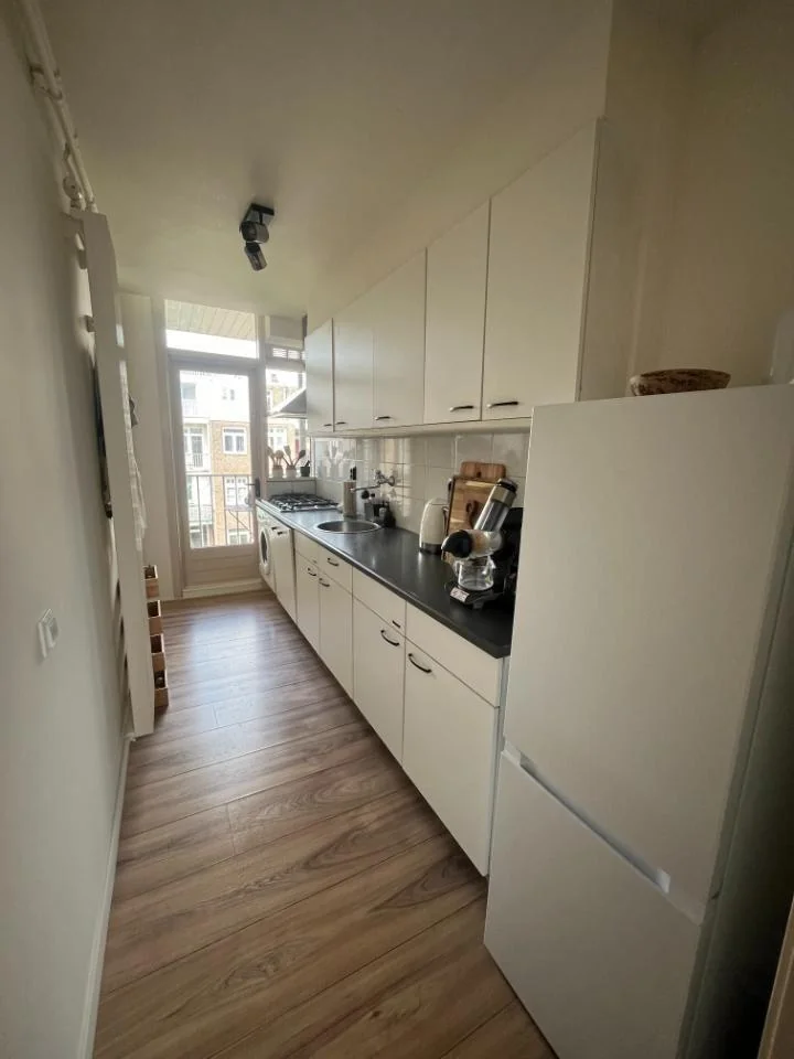 Foto van de Kamer gelegen aan de Bilderdijkkade in Amsterdam