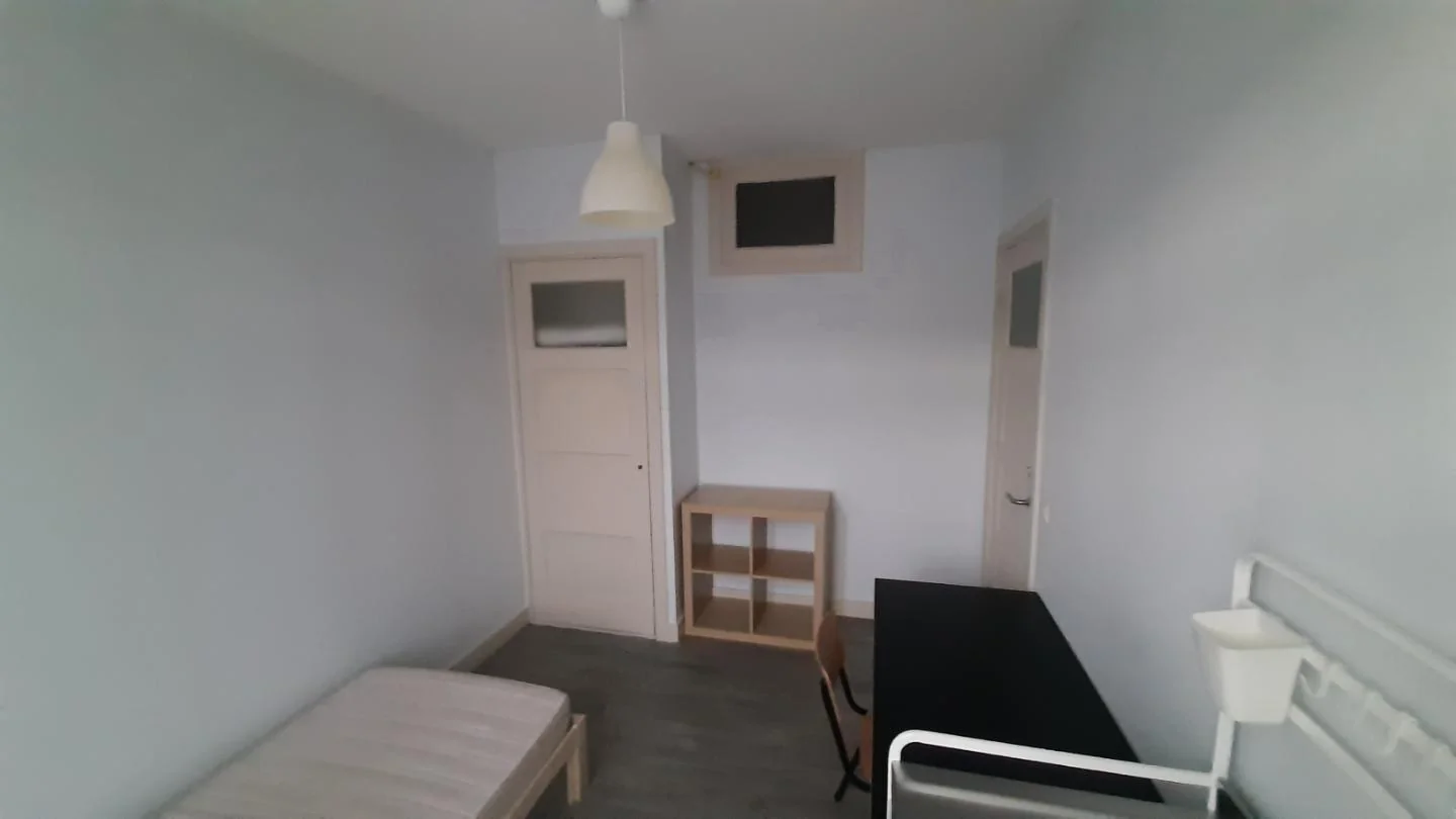 Foto van de Kamer gelegen aan de De Genestetlaan in Den Haag
