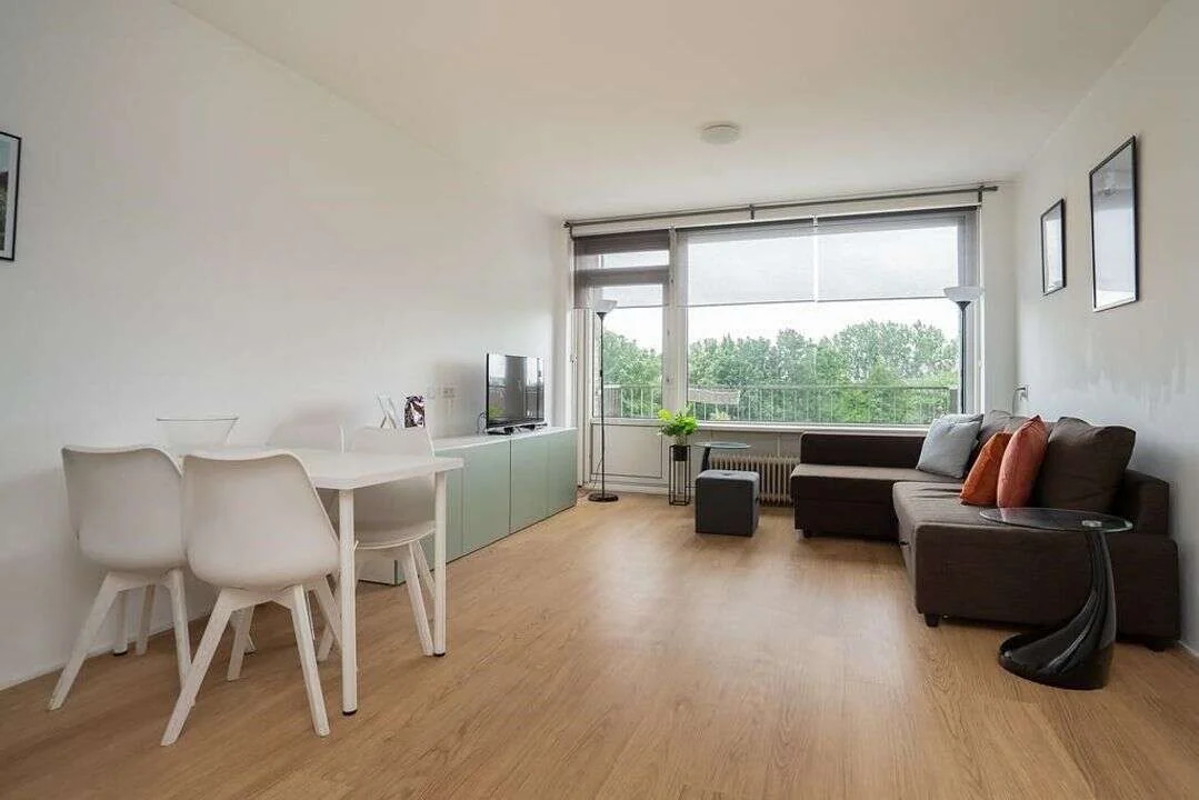 Foto van de Appartement gelegen aan de Mr. G. Groen van Prinstererlaan in Amstelveen