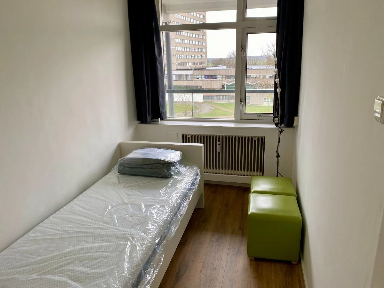 Foto van de Kamer gelegen aan de Burgemeester Caan van Necklaan in Leidschendam