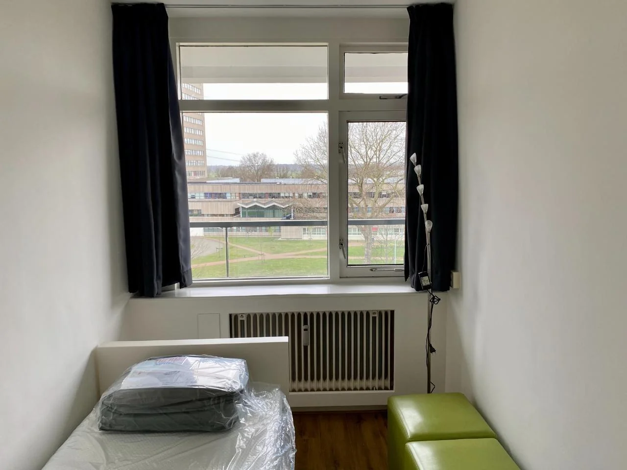 Foto van de Kamer gelegen aan de Burgemeester Caan van Necklaan in Leidschendam