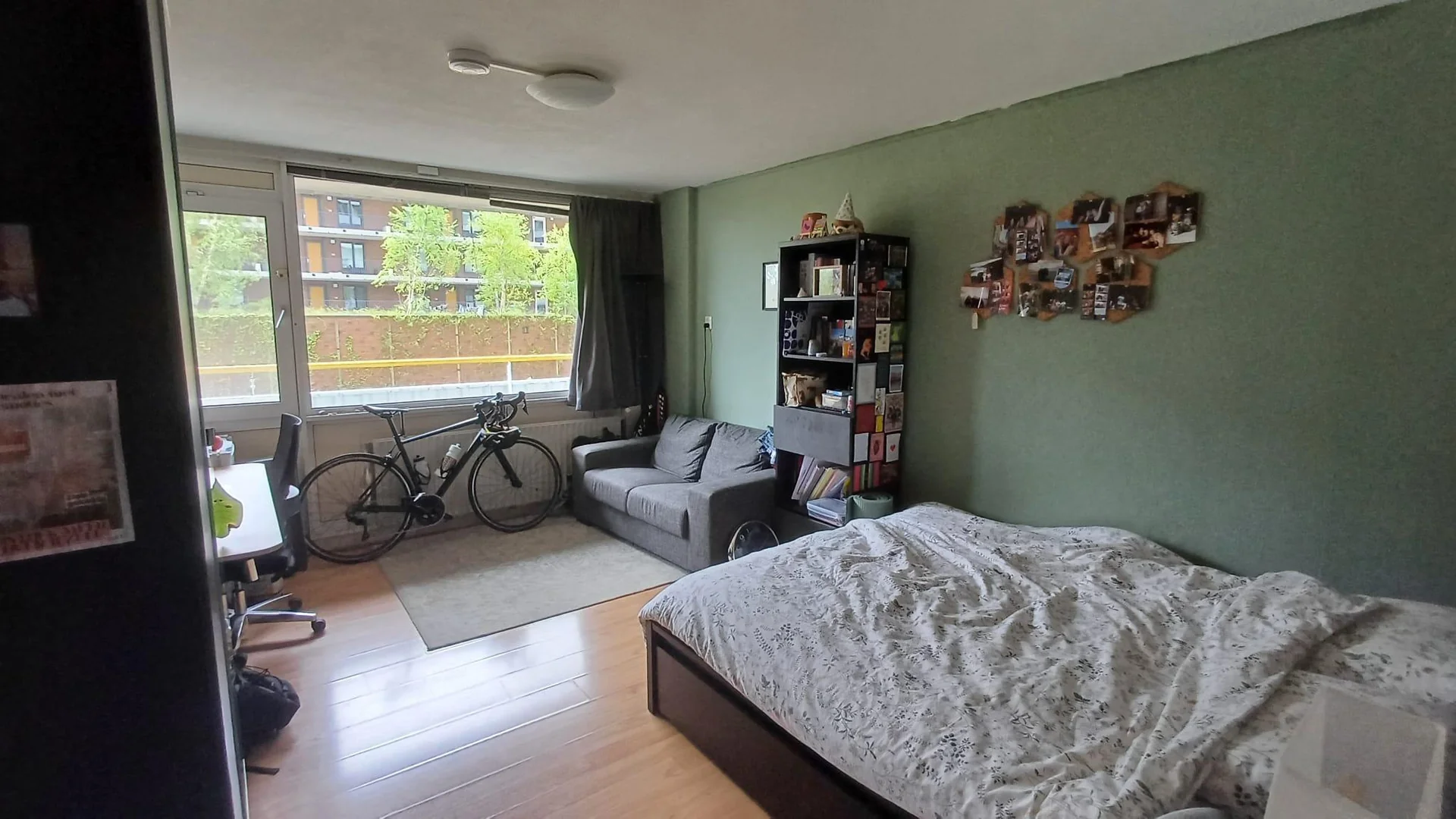 Foto van de Kamer gelegen aan de E. du Perronlaan in Delft